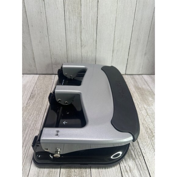 Bostitch HP40 EZ Squeeze 40 Sheet 3 Hole Punch - Silver/Black with Box Office - Picture 4 of 11